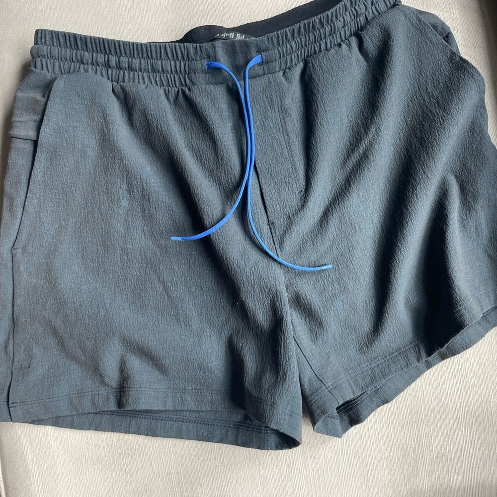 lululemon men’s bathing suit M